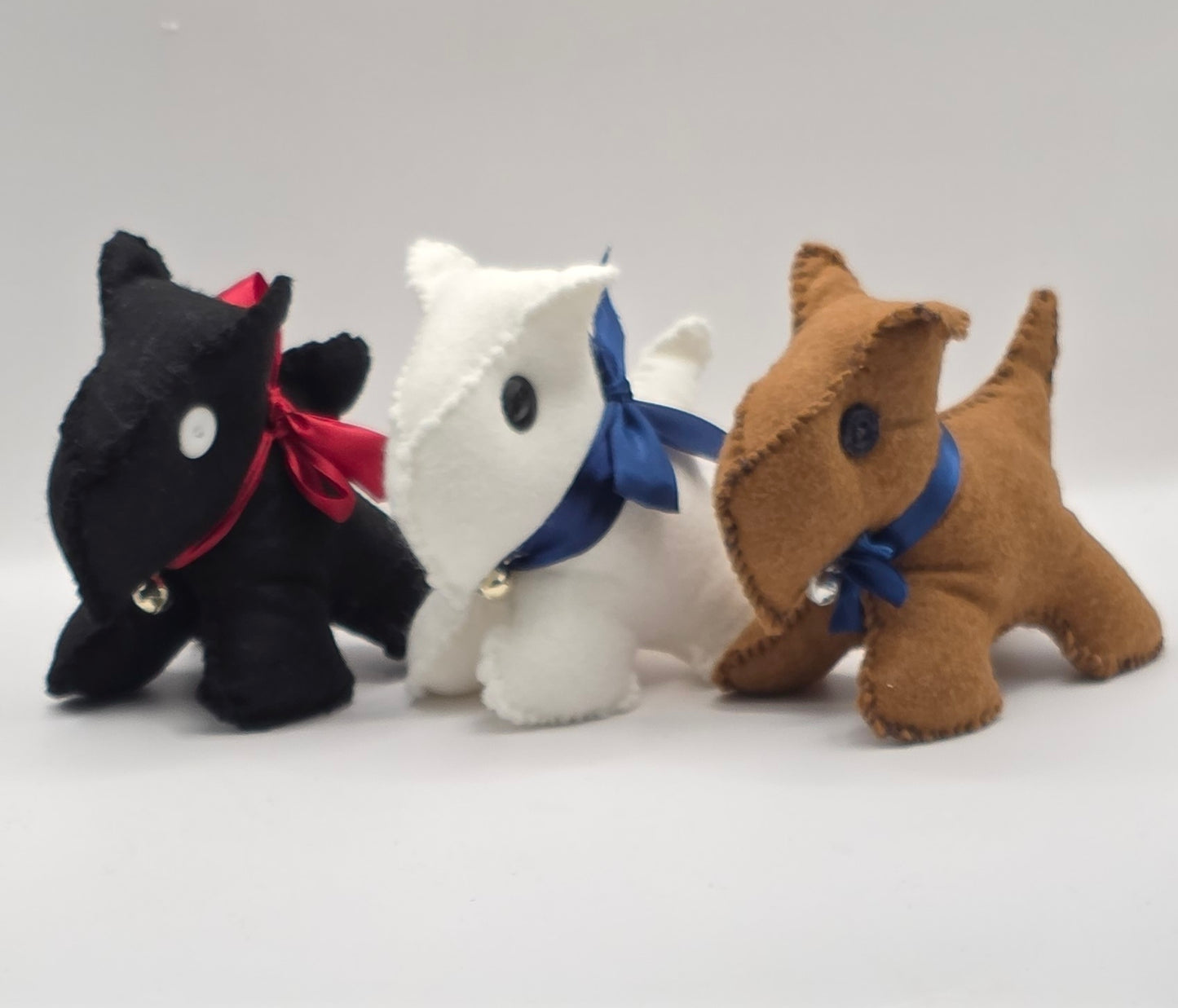 Scottie Dog Pin Cushion Sewing Kit.