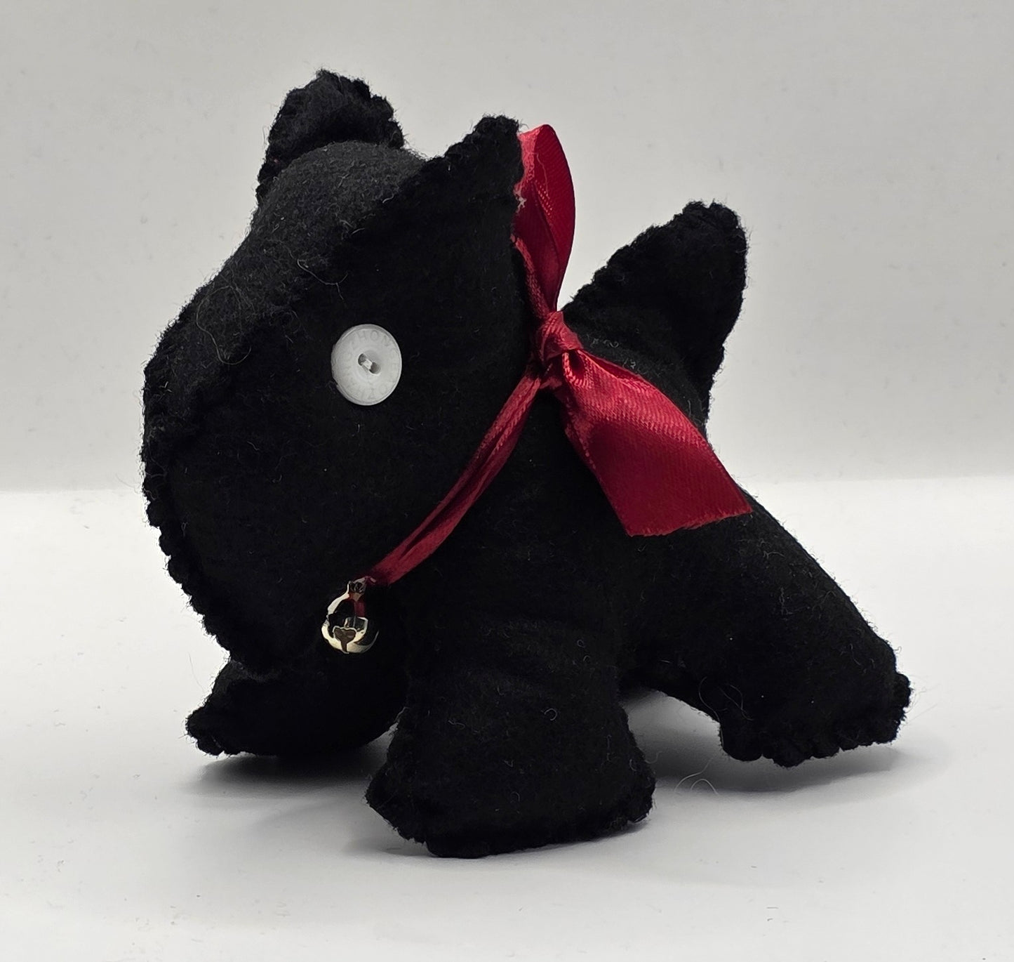 Scottie Dog Pin Cushion Sewing Kit.